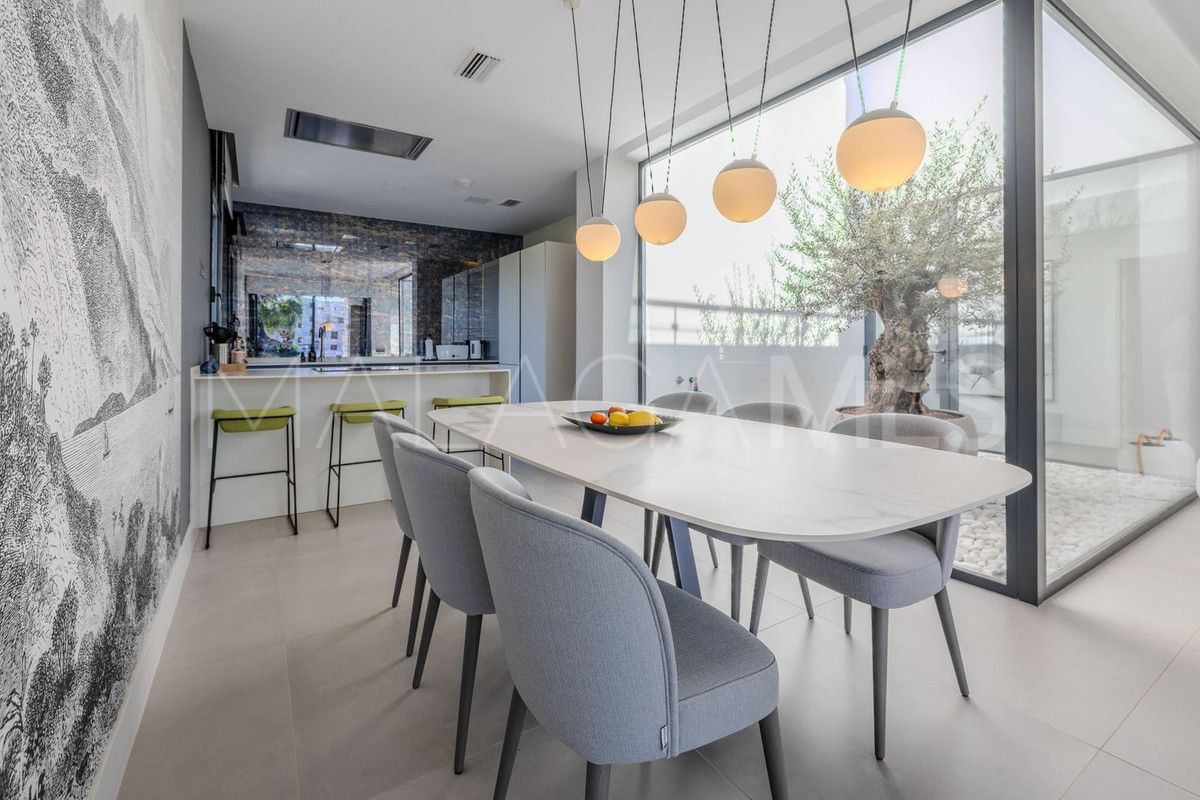 Villa for sale in Selwo