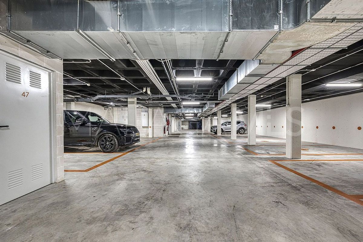 For sale 2 bedrooms penthouse in New Golden Mile