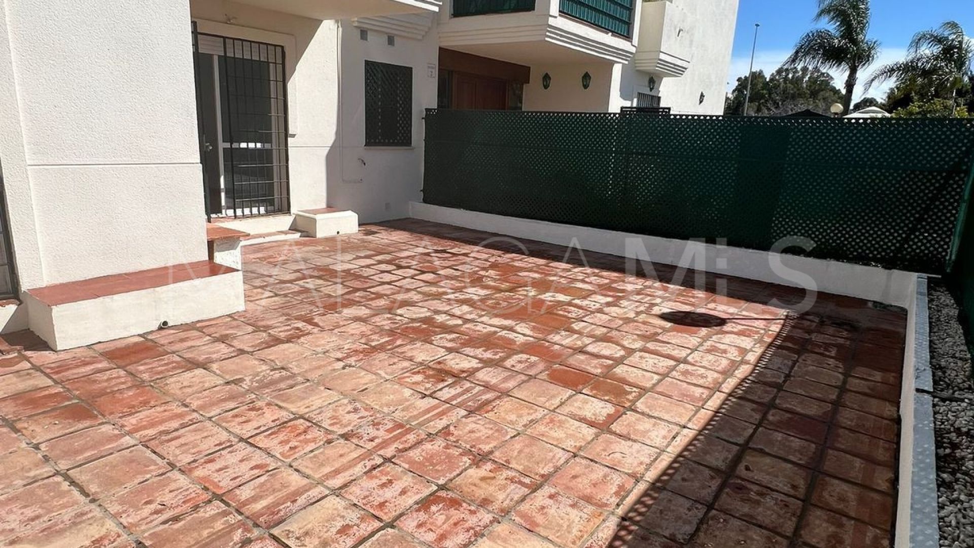 Erdgeschosswohnung for sale in Nueva Andalucia