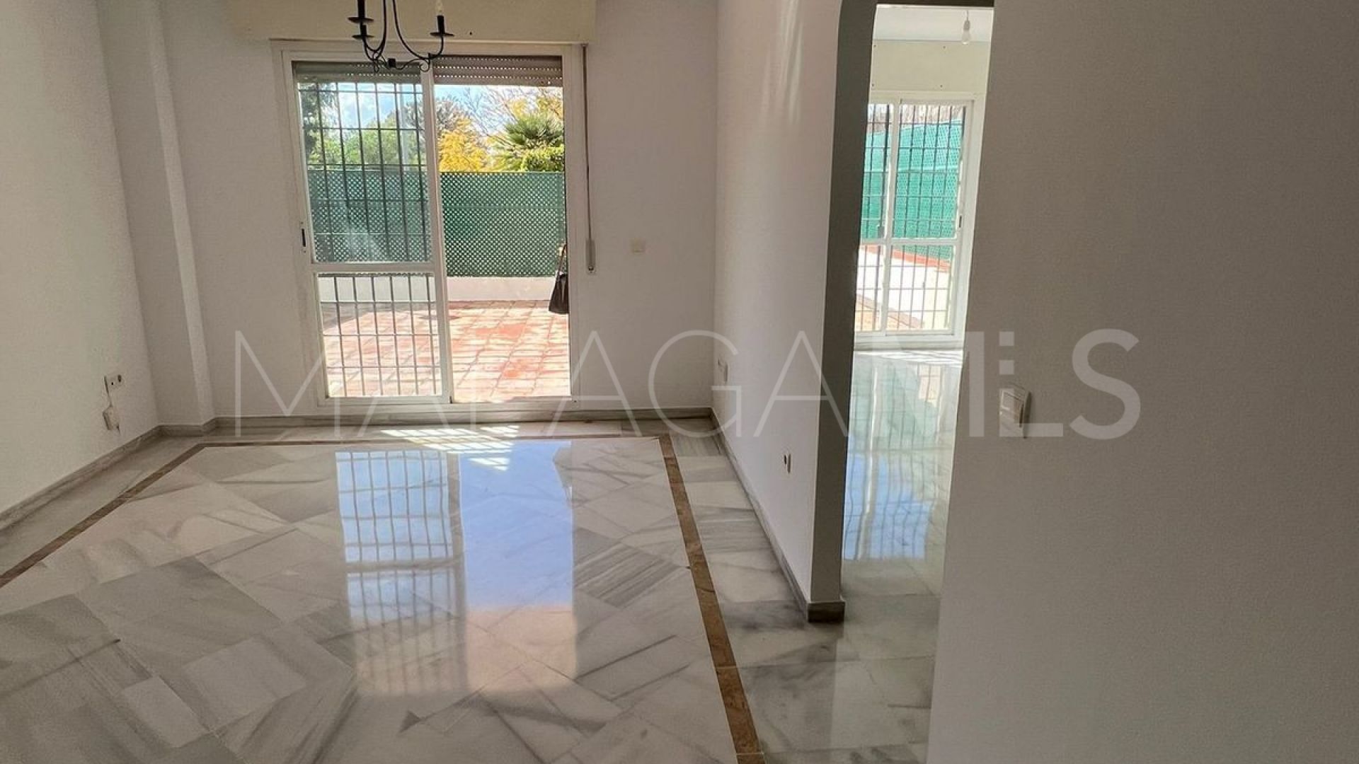 Erdgeschosswohnung for sale in Nueva Andalucia