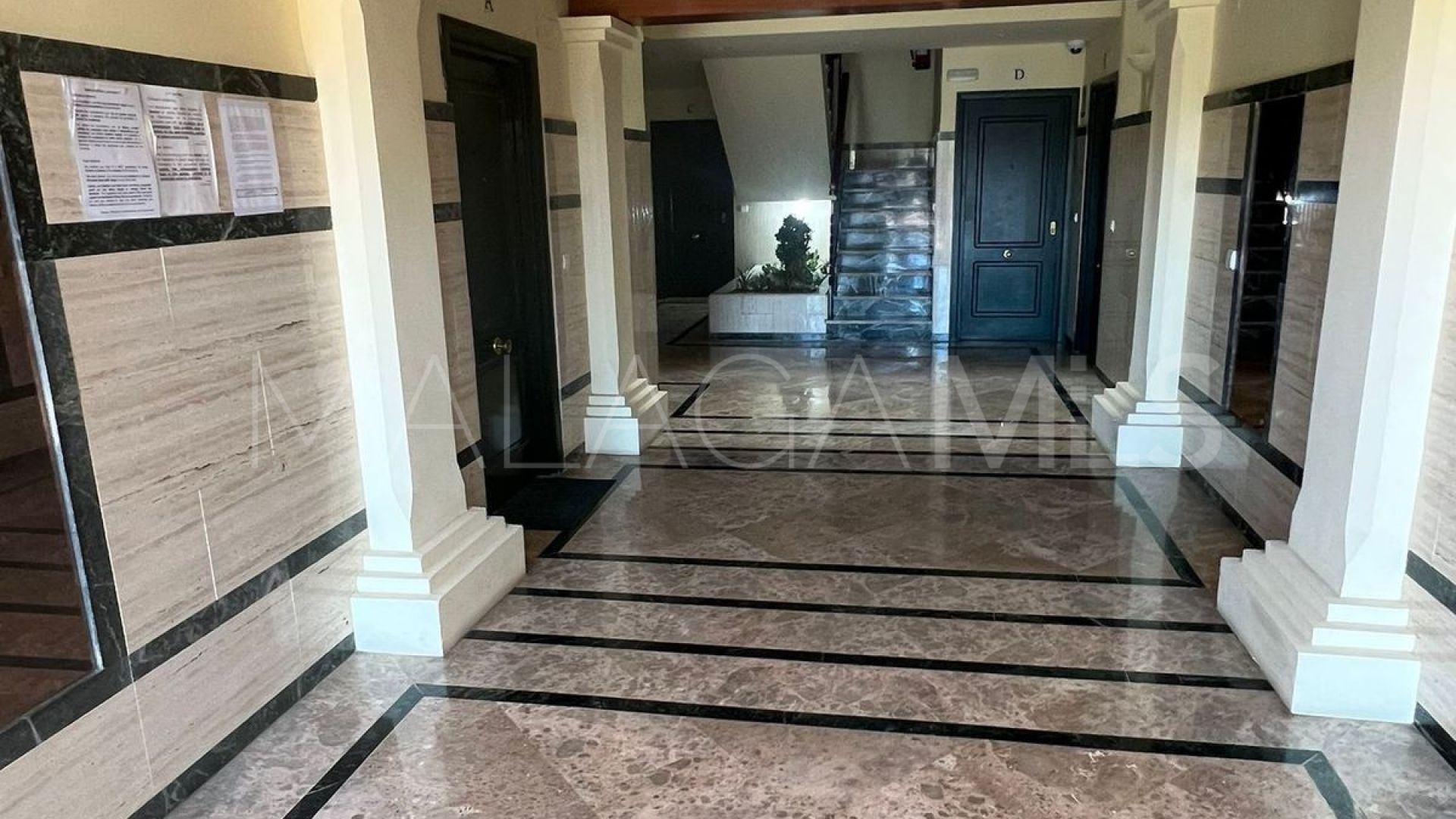 Erdgeschosswohnung for sale in Nueva Andalucia