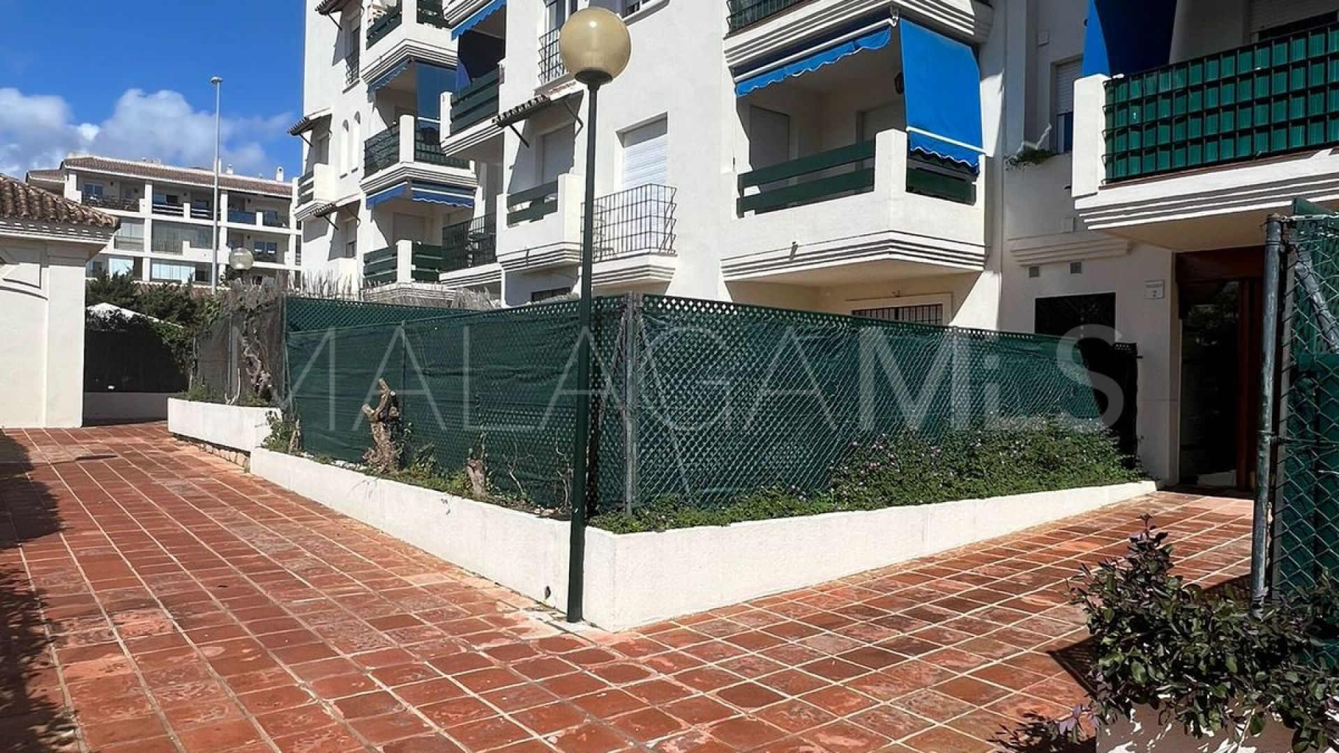 Erdgeschosswohnung for sale in Nueva Andalucia