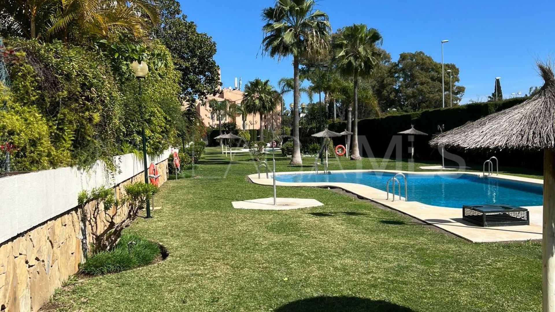 Erdgeschosswohnung for sale in Nueva Andalucia