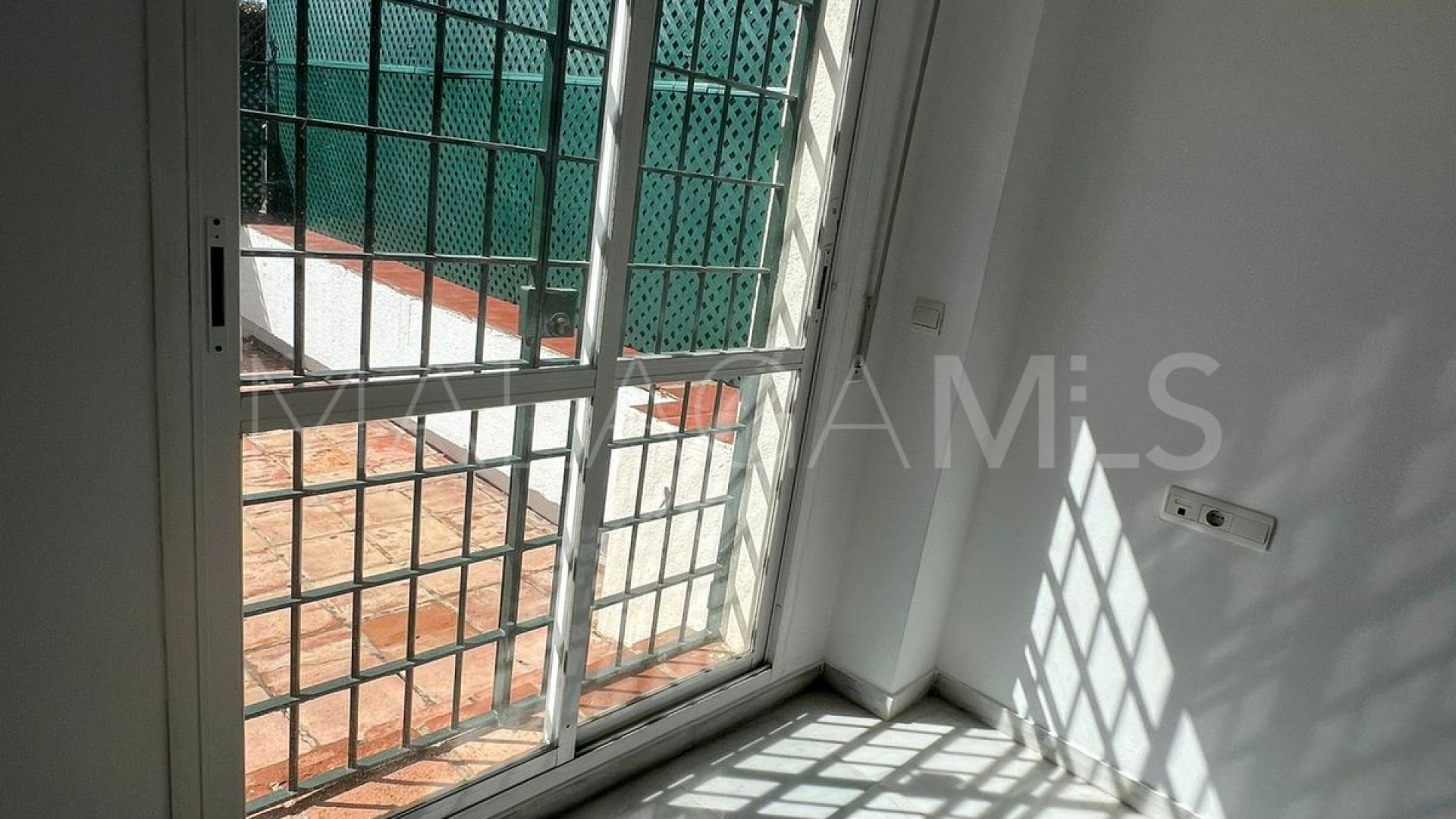 Erdgeschosswohnung for sale in Nueva Andalucia