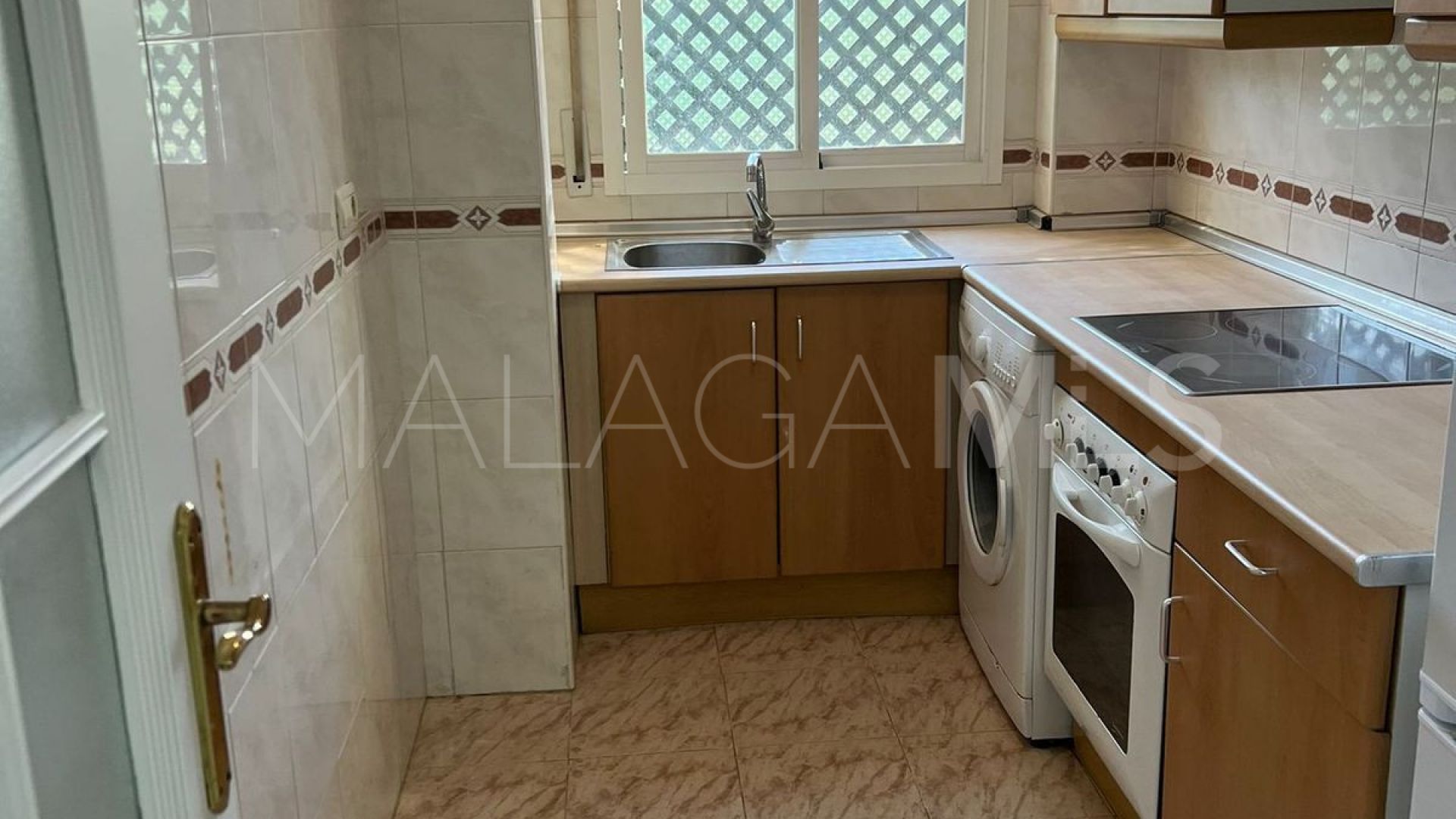 Erdgeschosswohnung for sale in Nueva Andalucia