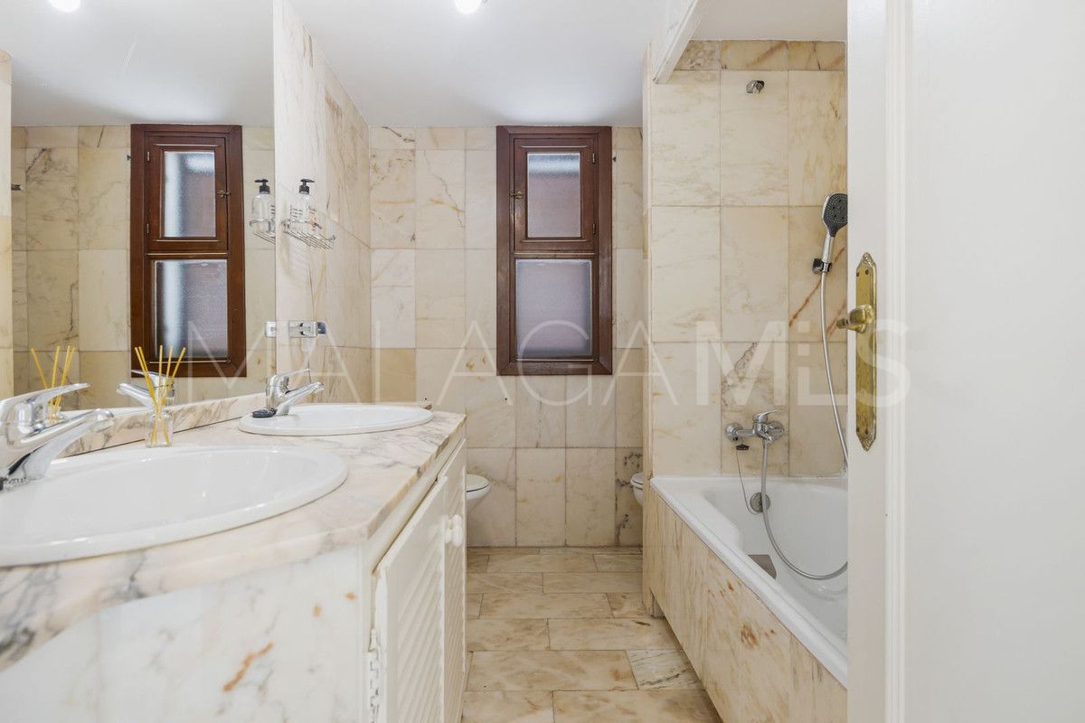 Maison de ville for sale in Estepona