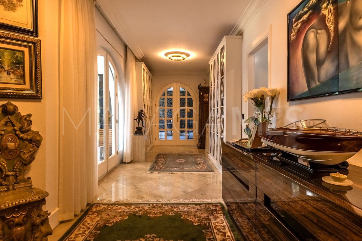 For sale 5 bedrooms villa in Marbella City