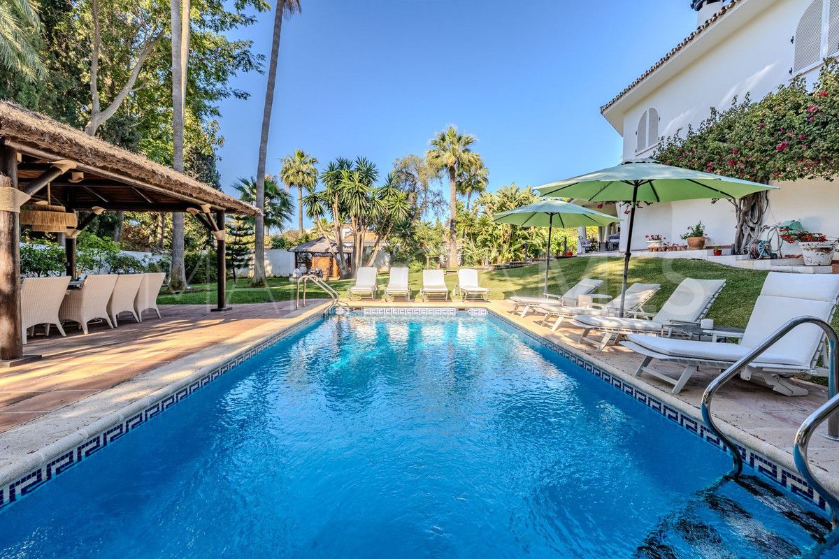 For sale 5 bedrooms villa in Marbella City