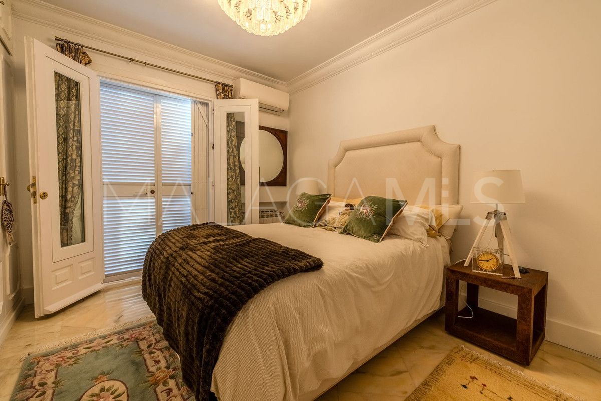 For sale 5 bedrooms villa in Marbella City