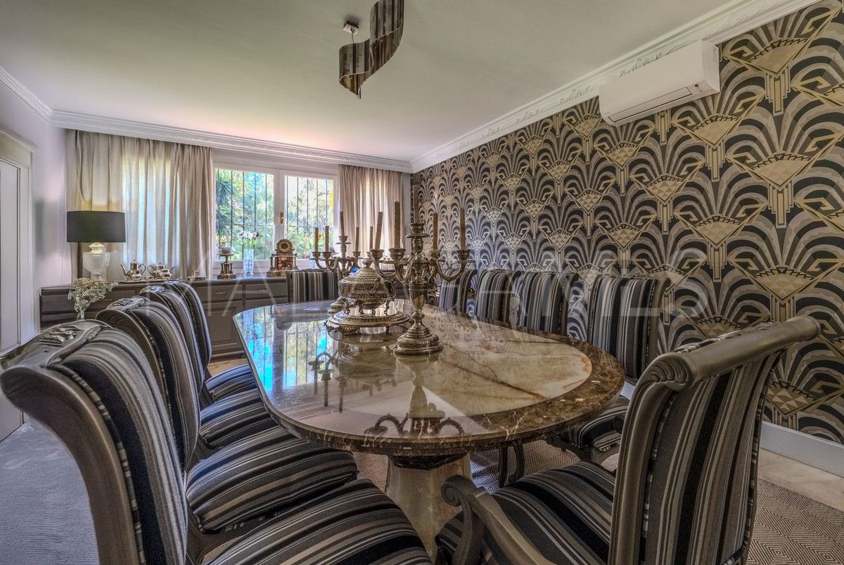 For sale 5 bedrooms villa in Marbella City