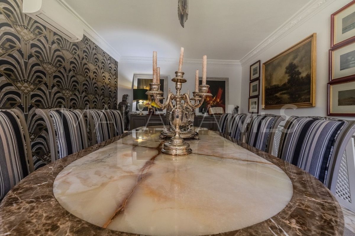 For sale 5 bedrooms villa in Marbella City