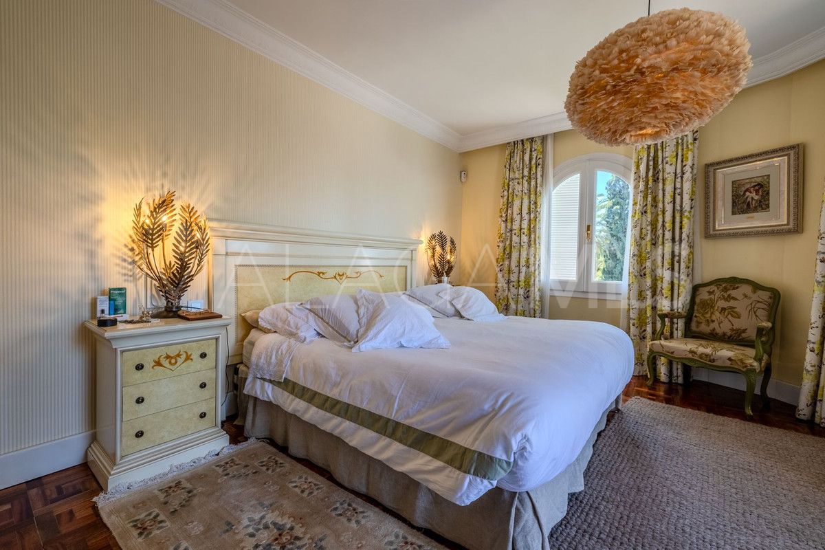 For sale 5 bedrooms villa in Marbella City