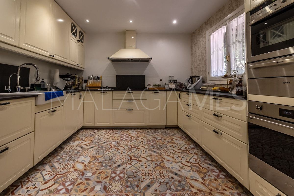 For sale 5 bedrooms villa in Marbella City