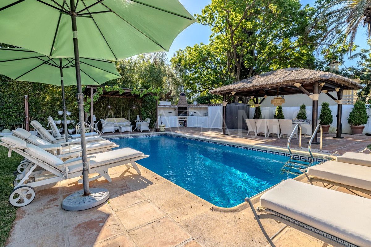 For sale 5 bedrooms villa in Marbella City