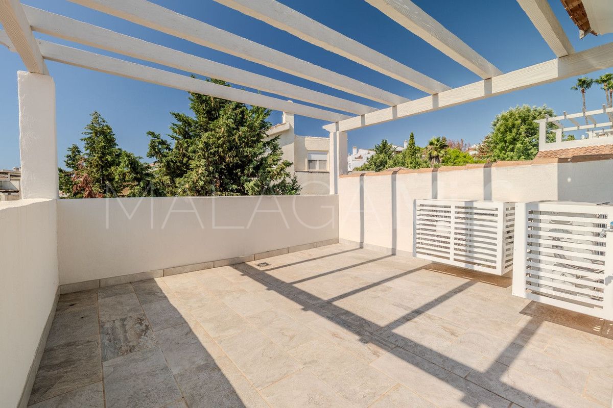 Town house for sale in Estepona with 3 bedrooms