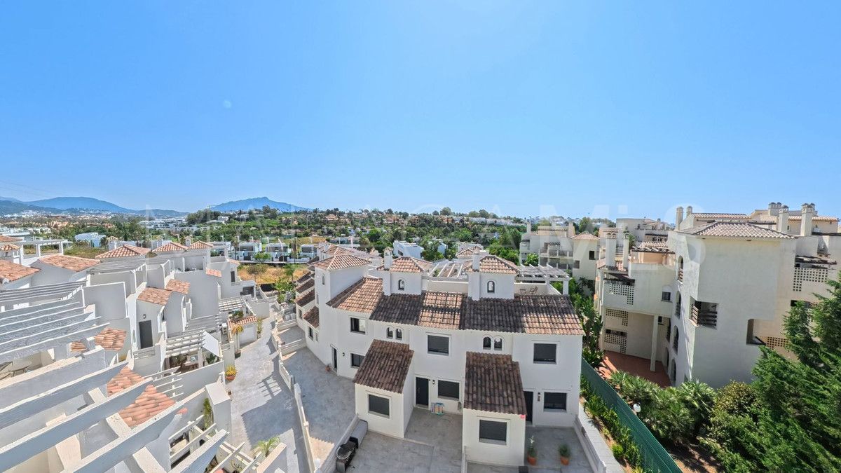 Buy adosado in Estepona de 3 bedrooms