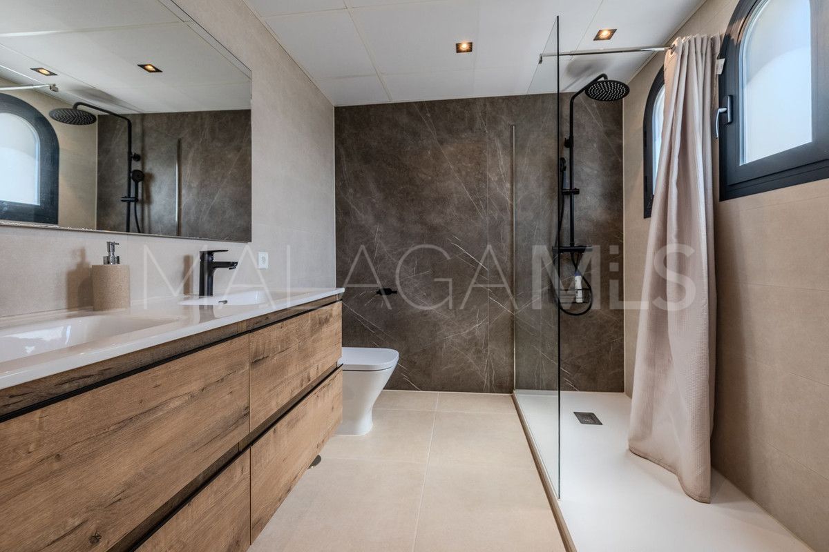 Town house for sale in Estepona with 3 bedrooms