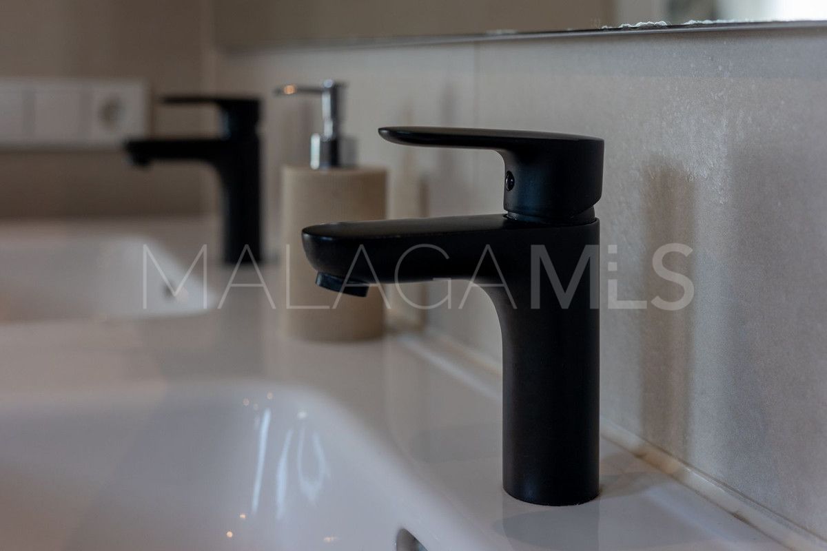 Buy adosado in Estepona de 3 bedrooms