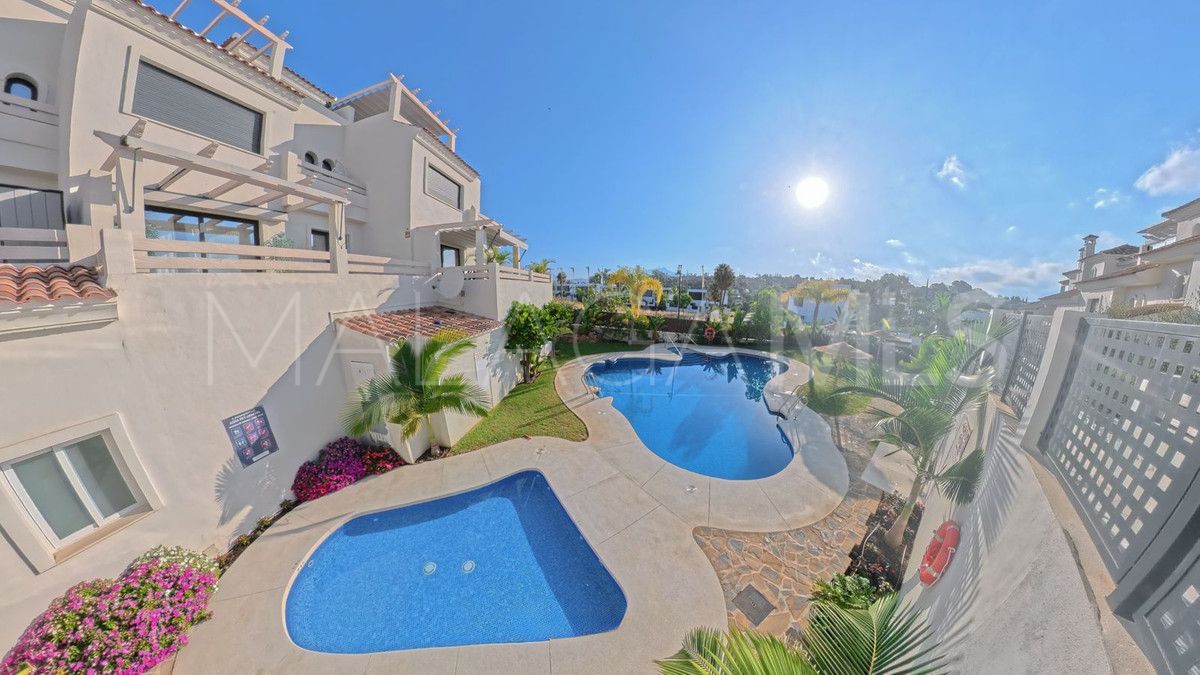 Buy adosado in Estepona de 3 bedrooms