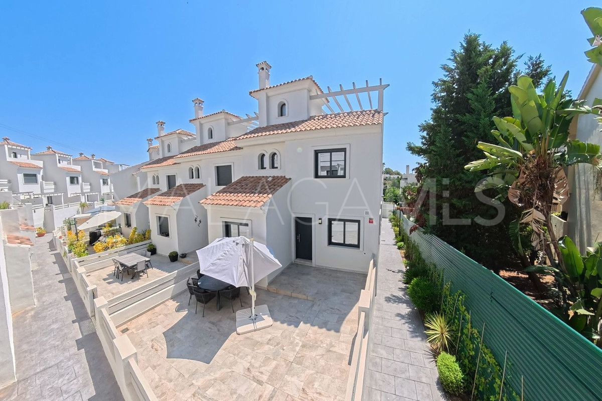 Town house for sale in Estepona with 3 bedrooms
