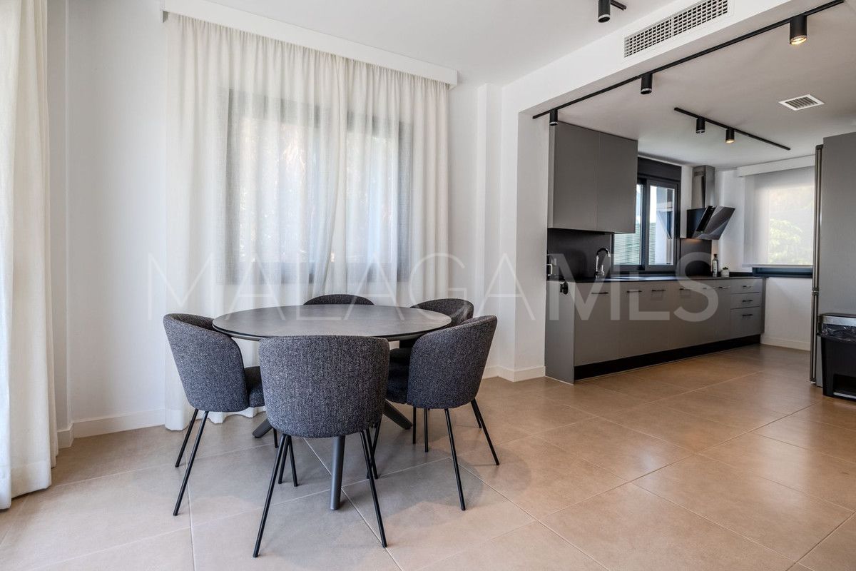 Buy adosado in Estepona de 3 bedrooms