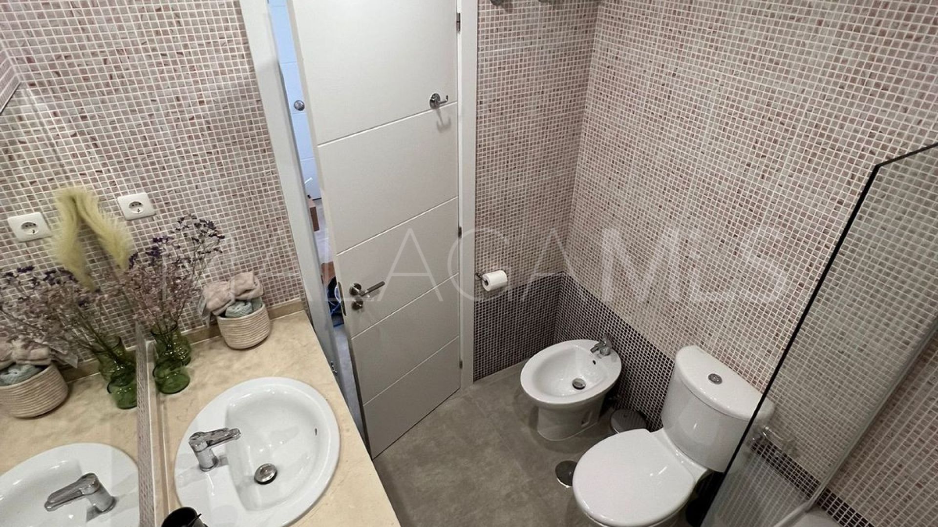 Apartamento planta baja for sale in Istan de 2 bedrooms