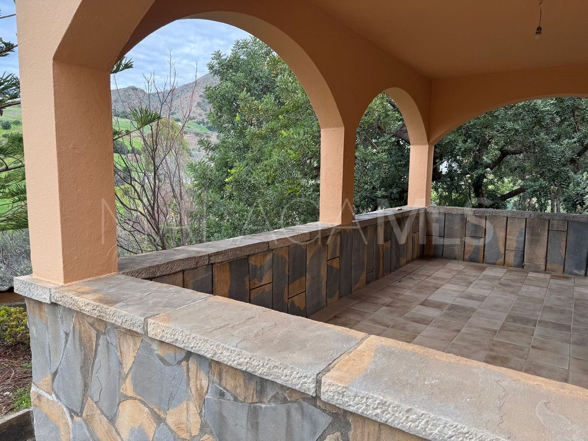 Villa for sale in Estepona