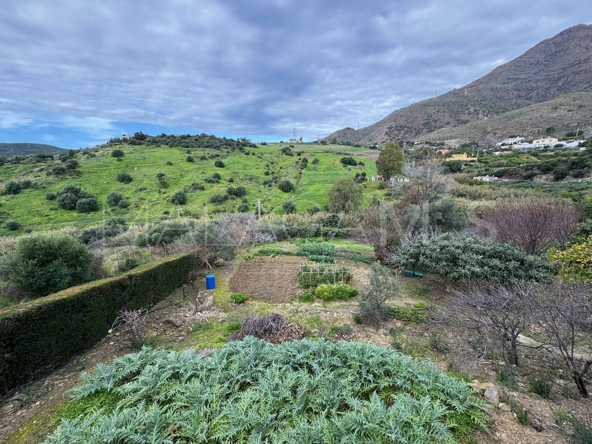Villa for sale in Estepona