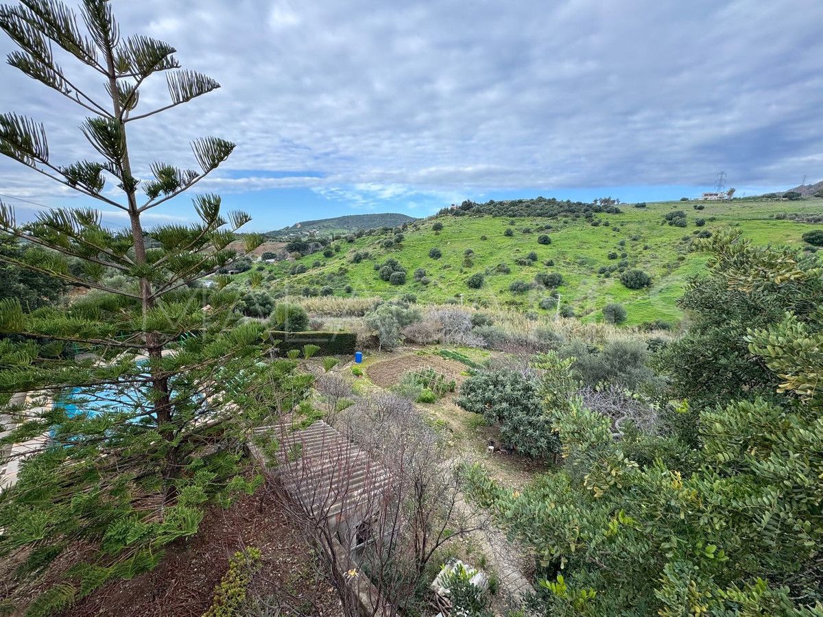 Villa for sale in Estepona