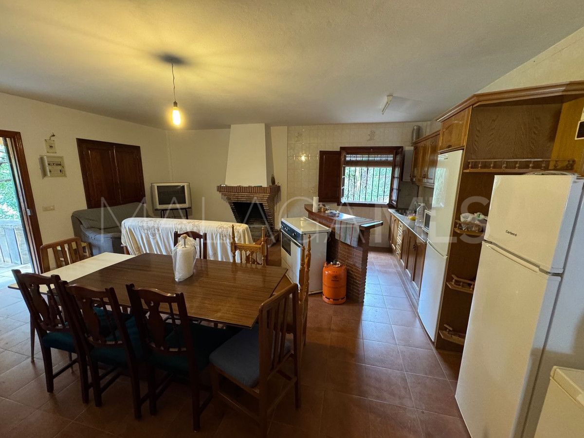 Villa for sale in Estepona