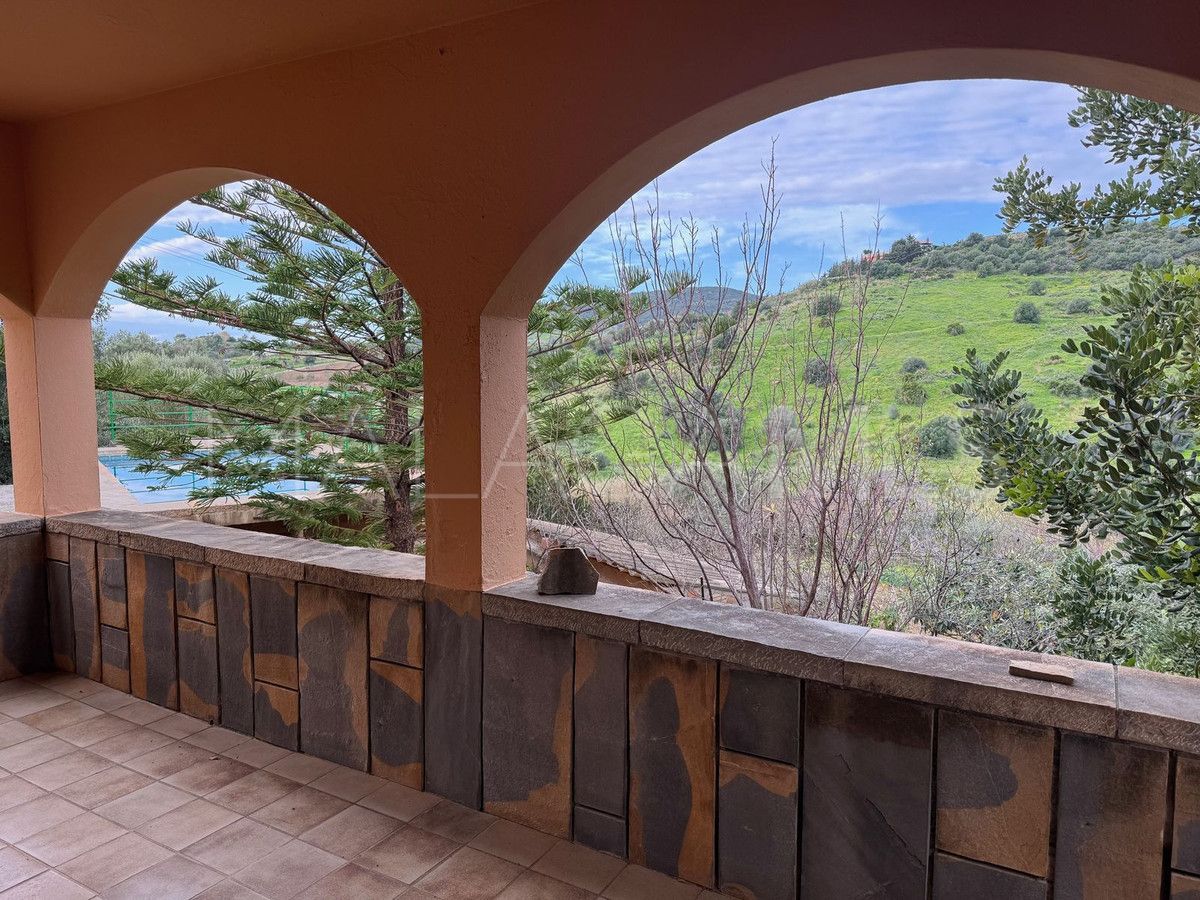 Villa for sale in Estepona