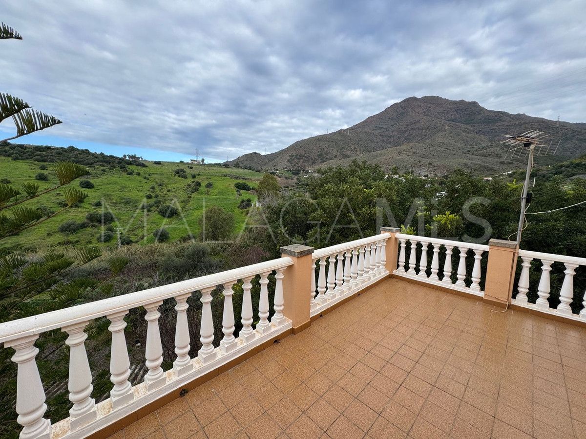 Villa for sale in Estepona