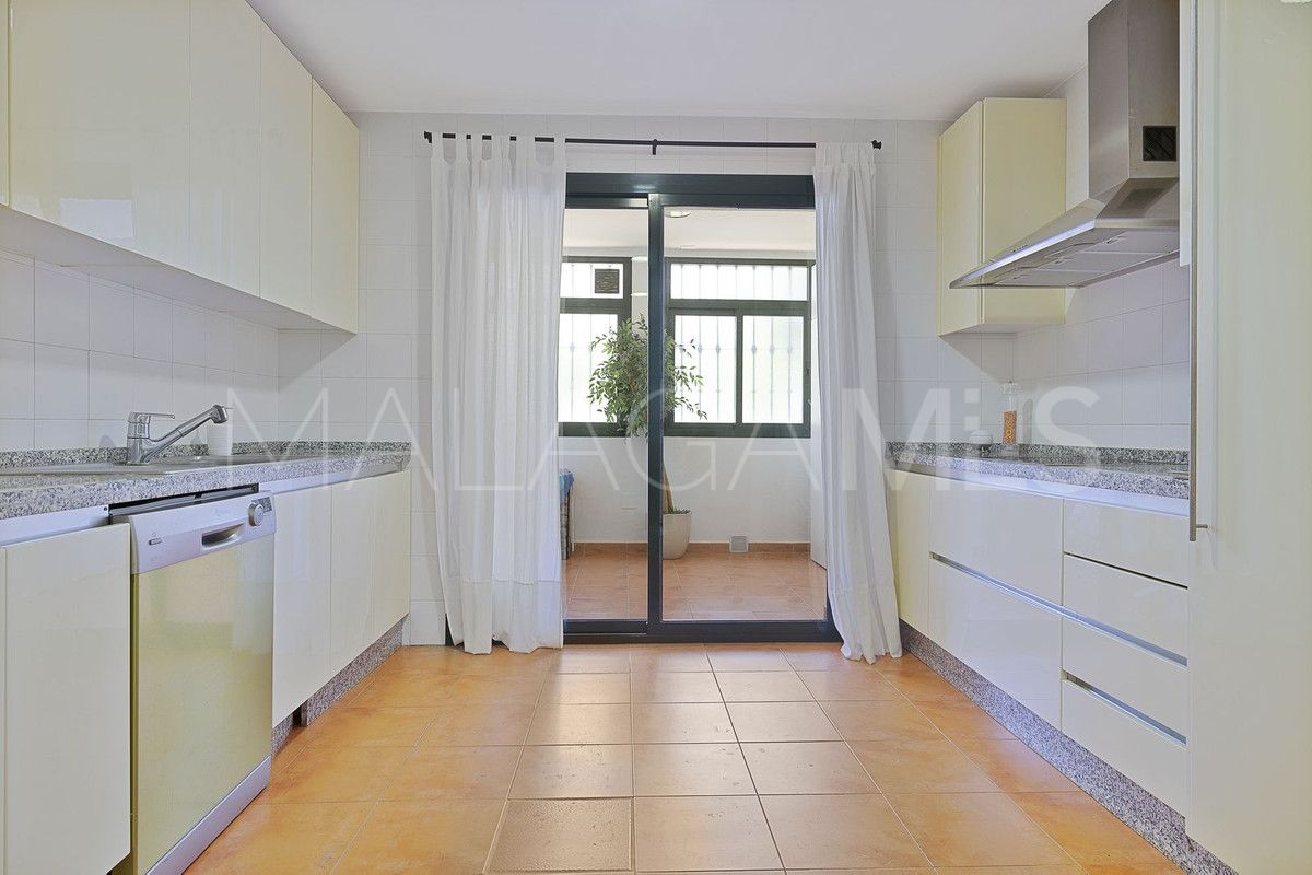 San Pedro de Alcantara, apartamento planta baja a la venta de 3 bedrooms