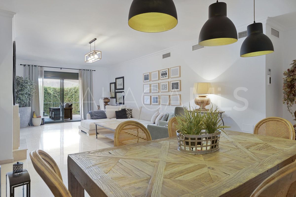 San Pedro de Alcantara, apartamento planta baja a la venta de 3 bedrooms