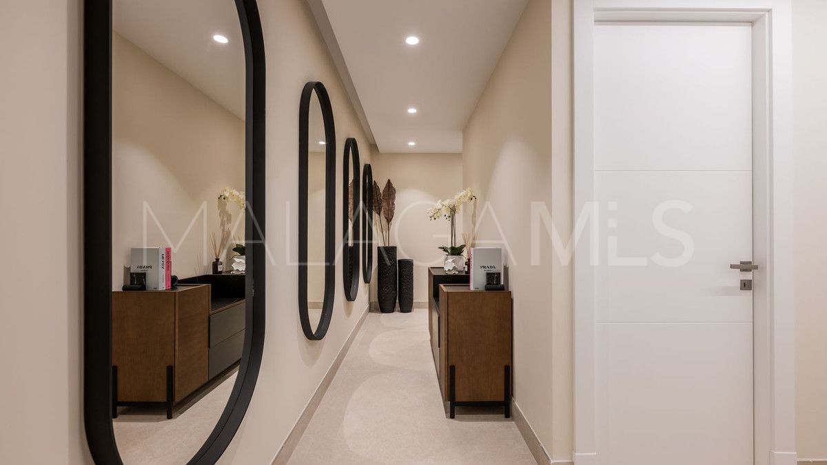 For sale 3 bedrooms ground floor apartment in New Golden Mile