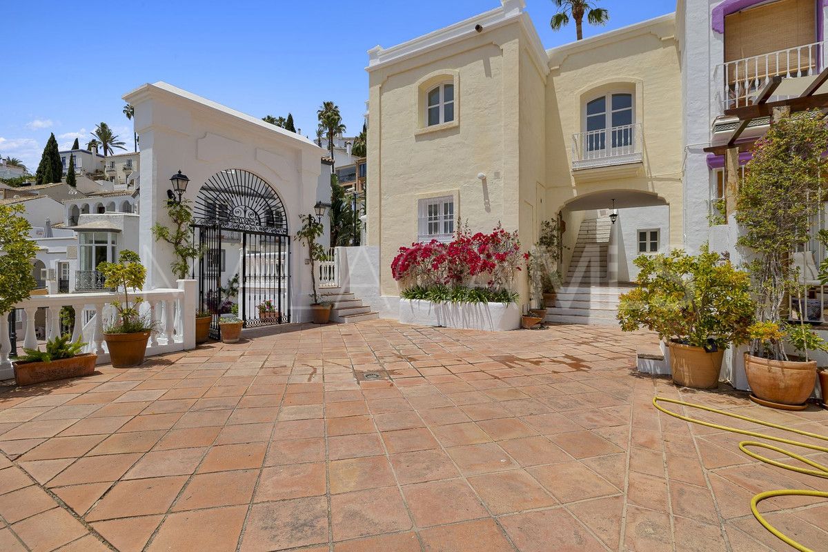 Radhus for sale in Benahavis