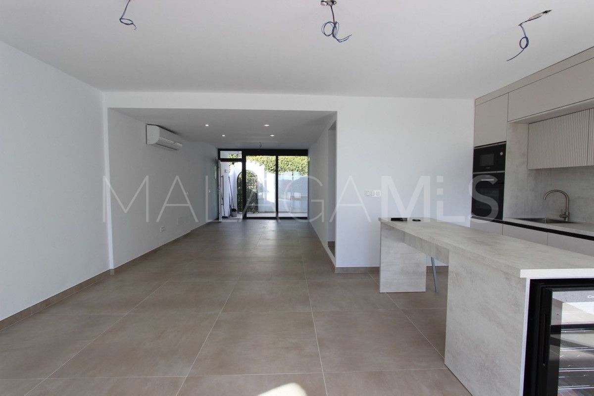 For sale Mijas Costa town house with 4 bedrooms