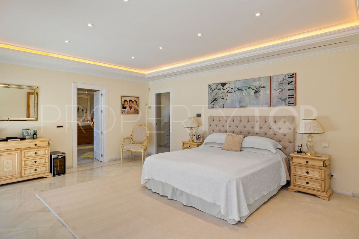 Nueva Andalucia, villa de 6 dormitorios en venta