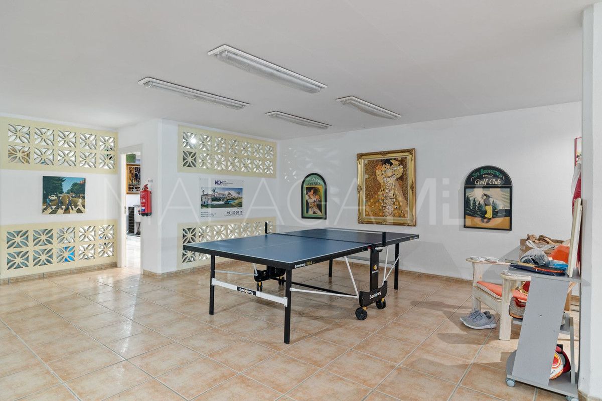 Villa for sale in Nueva Andalucia