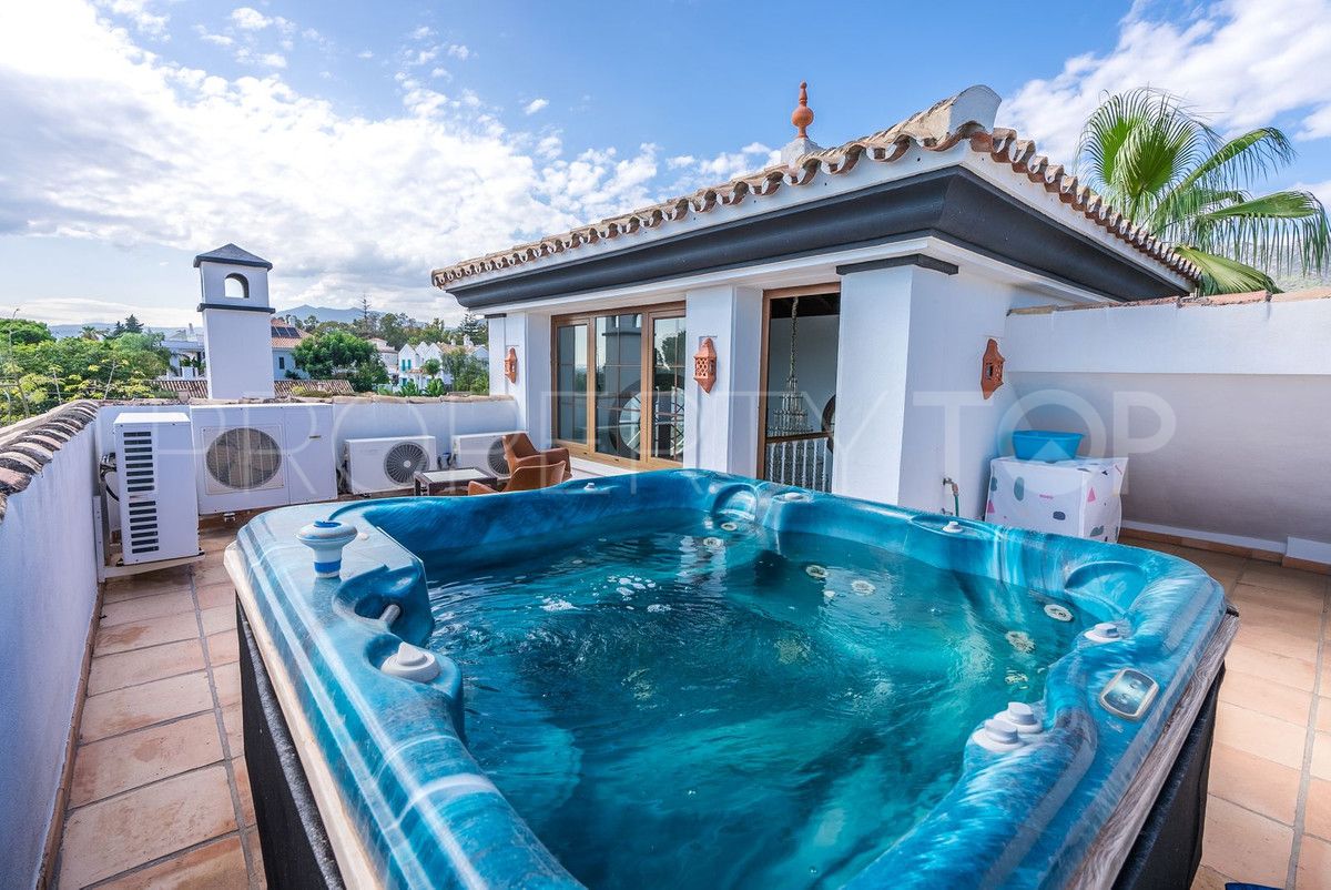 Villa en venta en Marbella Ciudad con 5 dormitorios