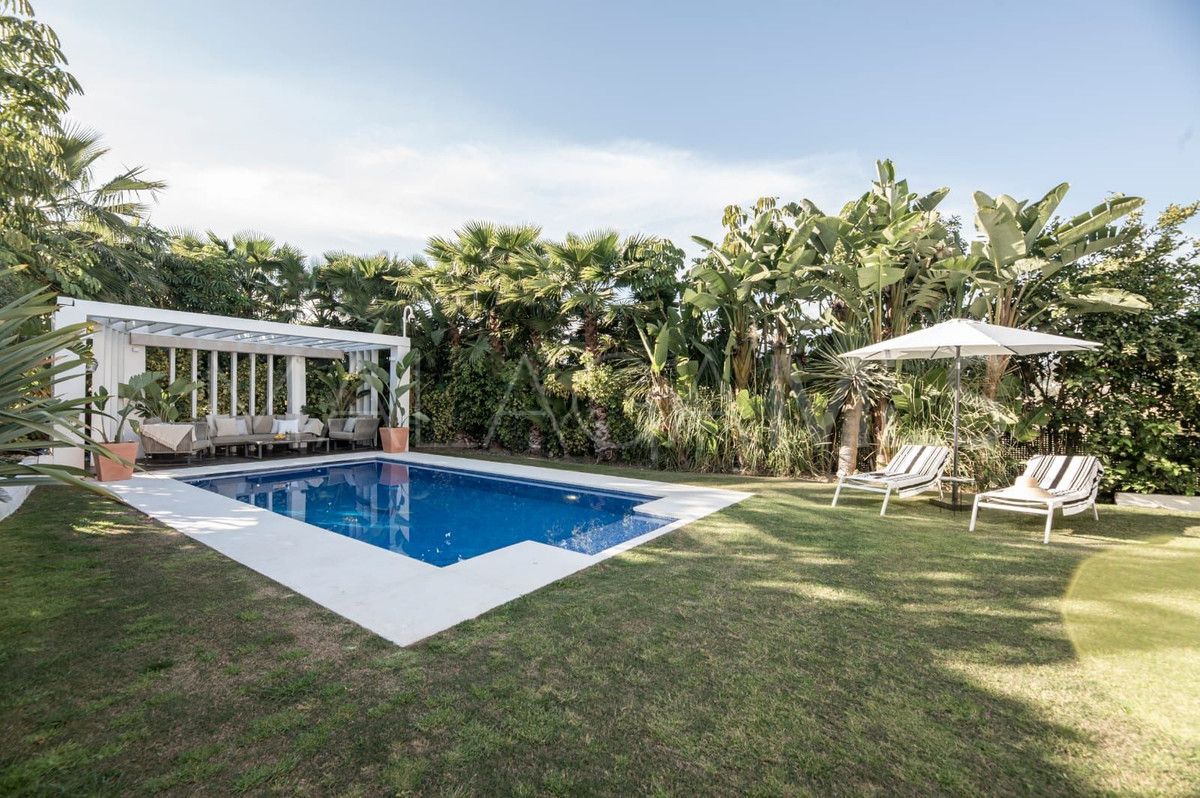 Villa in Las Brisas del Golf for sale