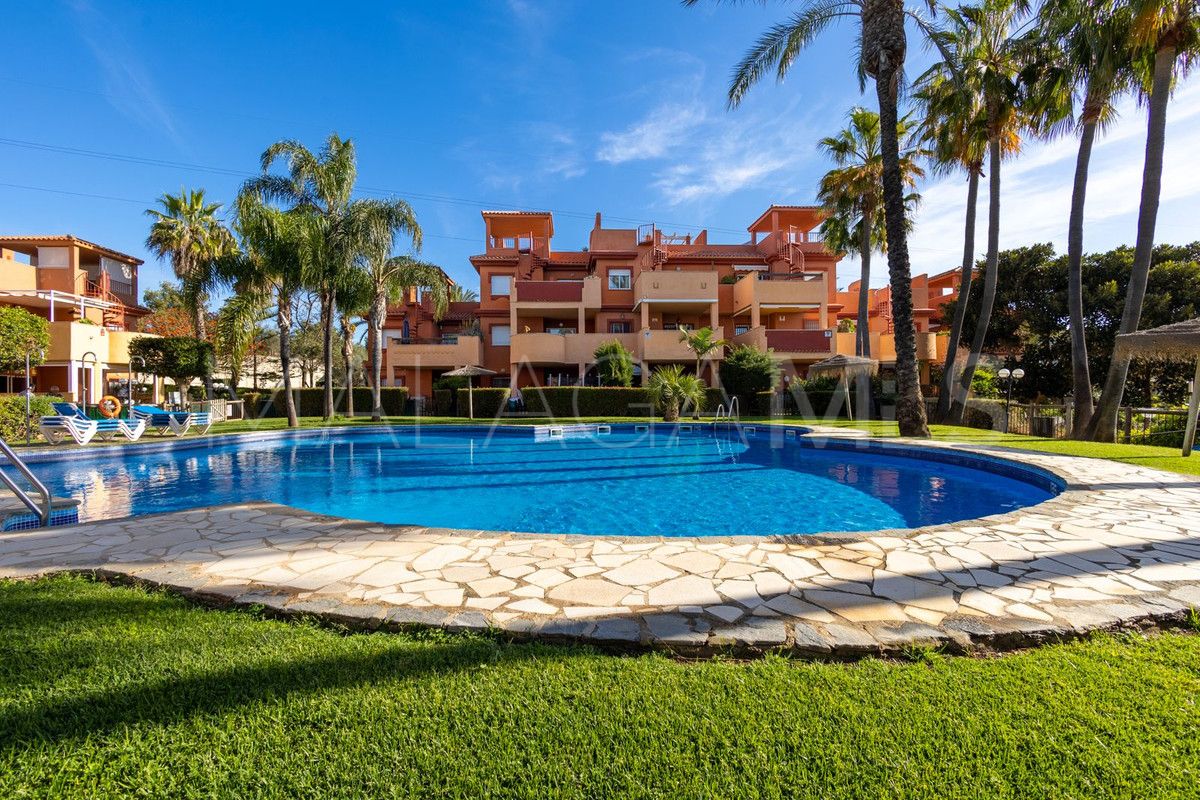 Se vende apartamento planta baja in La Reserva de Marbella de 2 bedrooms