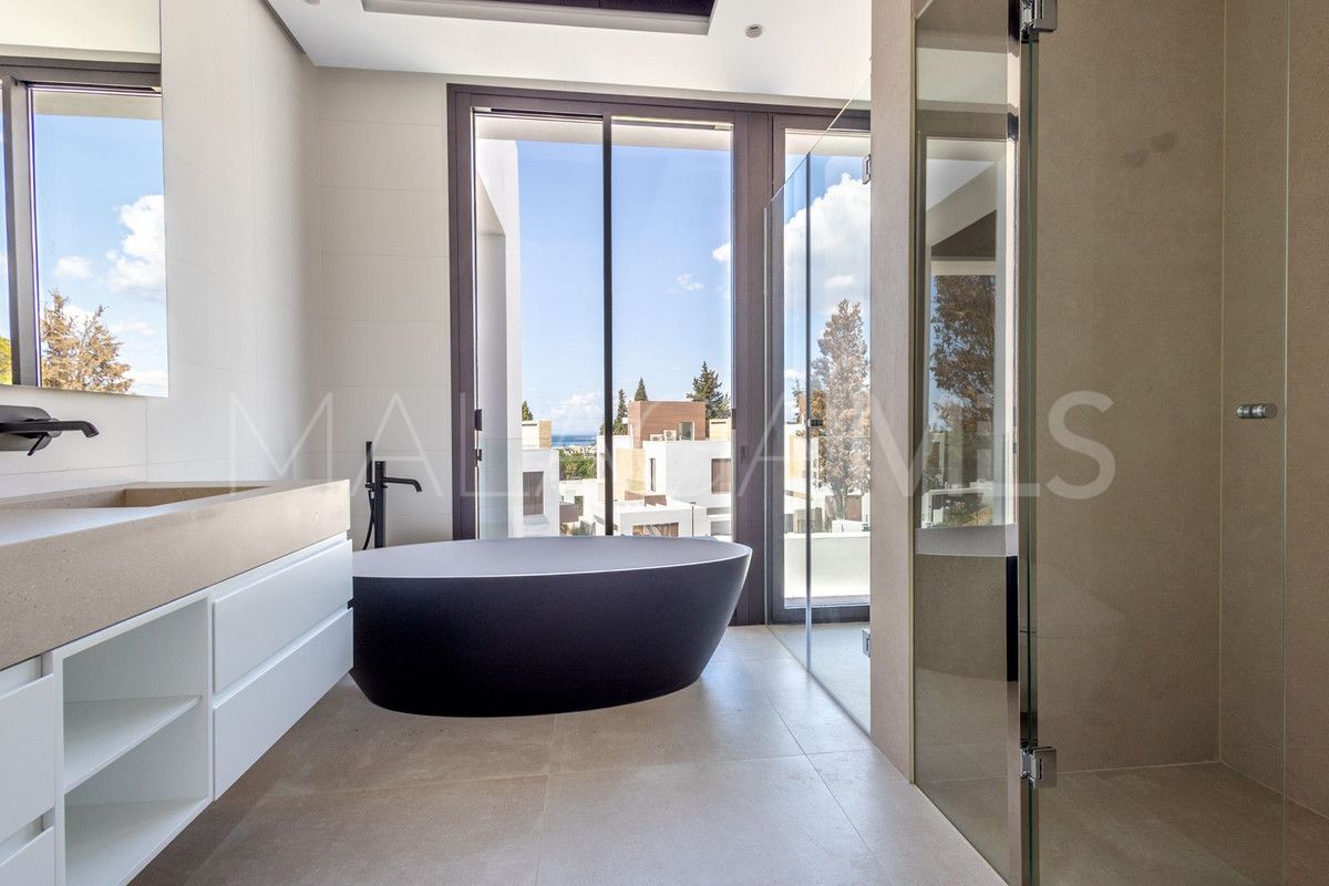 Villa for sale in Marbella Goldene Meile