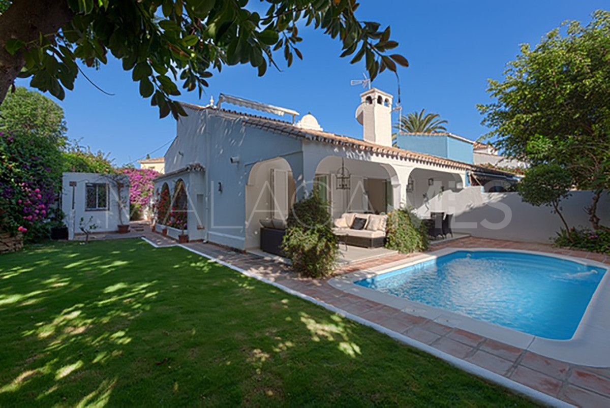 Villa for sale in Marbella - Puerto Banus