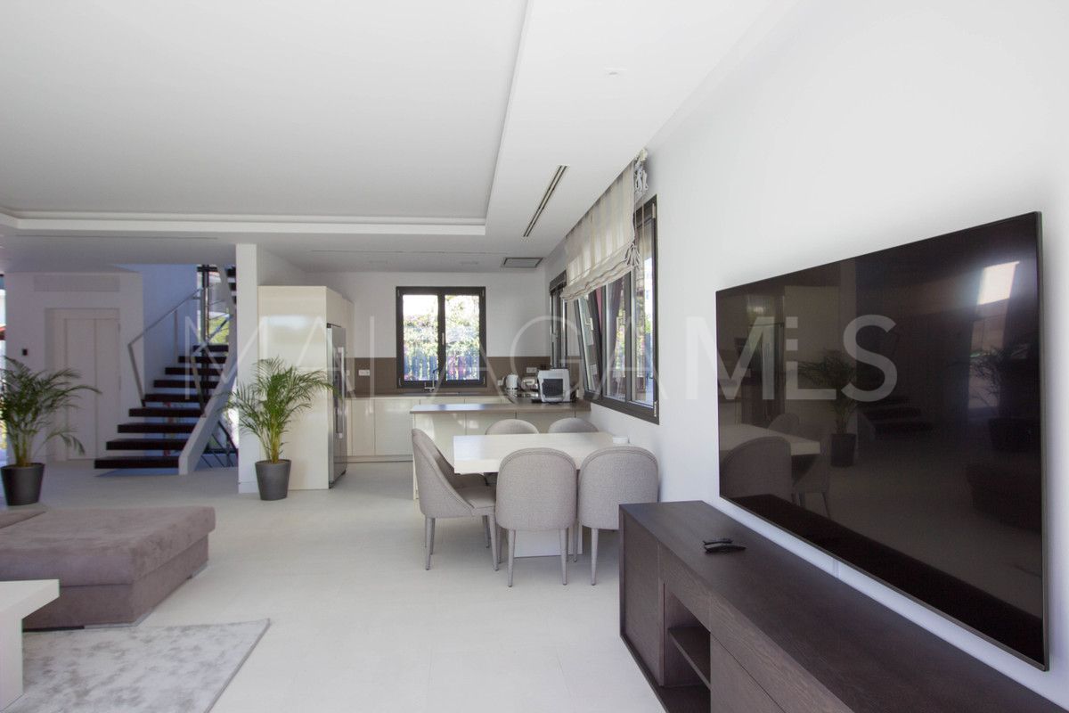 Villa for sale in Marbella - Puerto Banus