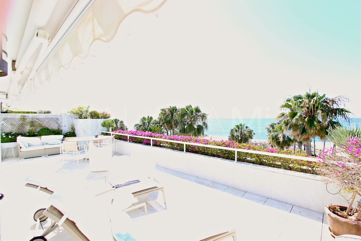 Penthouse for sale in Marbella - Puerto Banus with 3 bedrooms