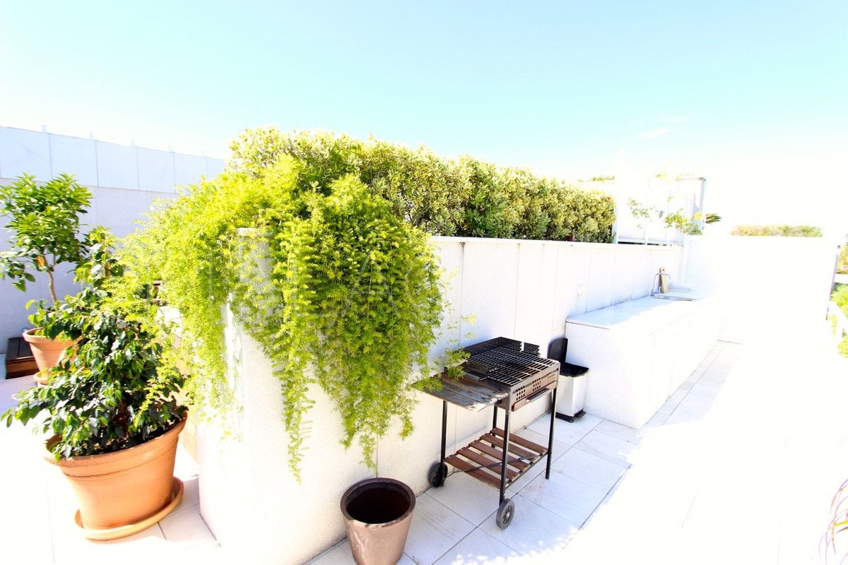 Penthouse for sale in Marbella - Puerto Banus with 3 bedrooms