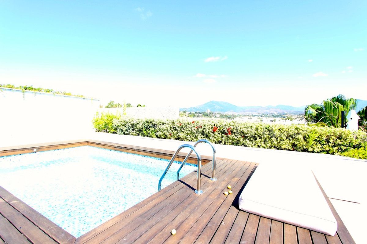 Penthouse for sale in Marbella - Puerto Banus with 3 bedrooms