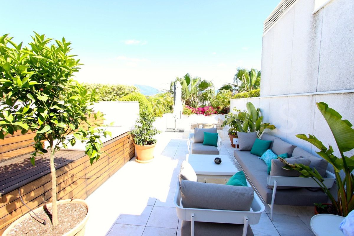 Penthouse for sale in Marbella - Puerto Banus with 3 bedrooms