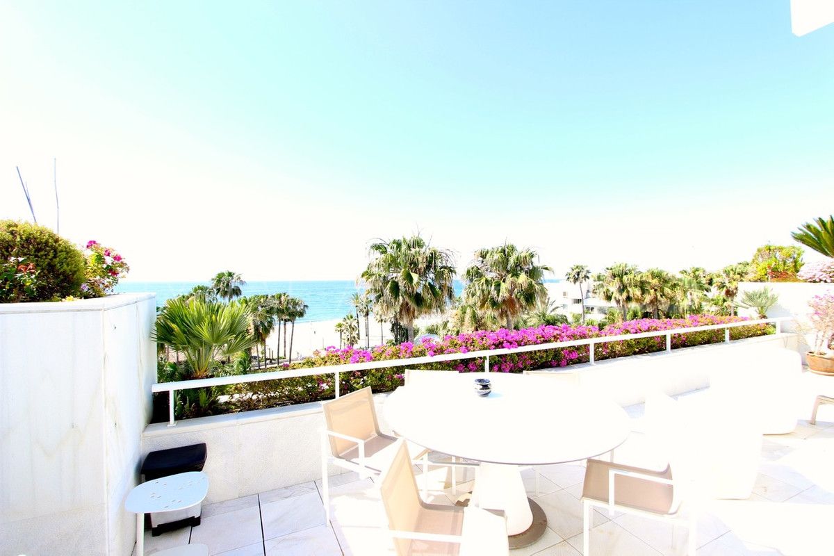 Penthouse for sale in Marbella - Puerto Banus with 3 bedrooms